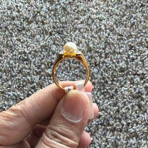 Cultured and White Elegant Ladies Chic Ring (R1500) - Glamour